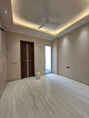 Room in 3 BHK Builder Floor at Chittaranjan Park – for Sale