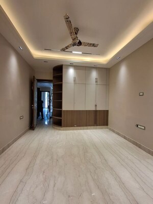 Room in 3 BHK Builder Floor at Chittaranjan Park – for Sale