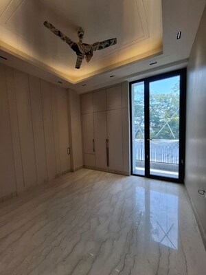 Room in 3 BHK Builder Floor at Chittaranjan Park – for Sale