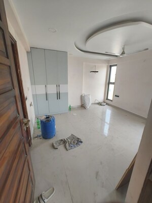 Bathroom in 3 BHK Apartment at Platinum Greens Mansarovar, Mansarovar – for Rent