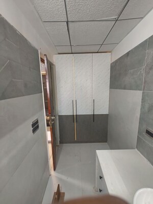Bathroom in 3 BHK Apartment at Platinum Greens Mansarovar, Mansarovar – for Rent