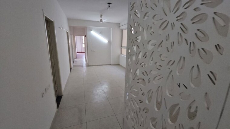 Bathroom, sushma-joynest-zrk 3 Bedroom 1500 Sq.Ft. Apartment In Ghazipur Zirakpur 10358187