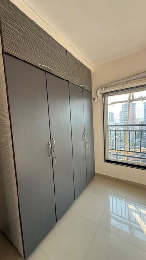 Room in 3 BHK Apartment at Sugee Hiranya, Dadar West – for Rent