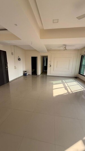 Room in 3 BHK Apartment at Sugee Hiranya, Dadar West – for Rent