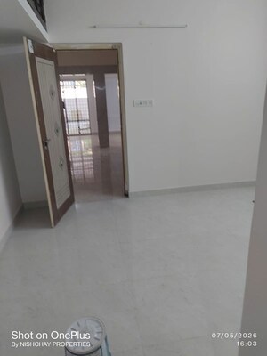 Room in 5 BHK Independent House at Hrbr Layout – for Rent