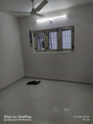 Room in 5 BHK Independent House at Hrbr Layout – for Rent