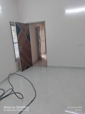 Room in 5 BHK Independent House at Hrbr Layout – for Rent