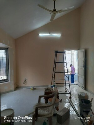 Room in 5 BHK Independent House at Hrbr Layout – for Rent