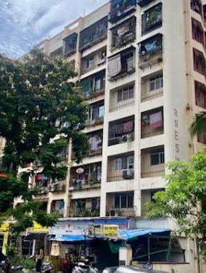  Shop For Rent in Andheri West