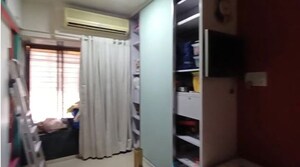Bedroom in 5 BHK Apartment at Bholenath Mukti Apartments, Chembur – for Rent