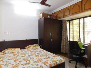Bedroom in 5 BHK Apartment at Swastik Park, Chembur – for Rent