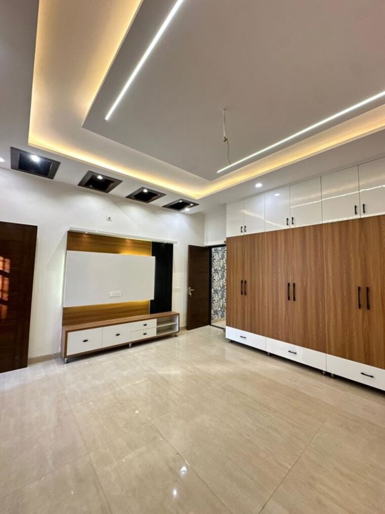 undefined, patiala road 3 Bedroom 125 Sq.Yd. Independent House In Patiala Road Zirakpur 10358378
