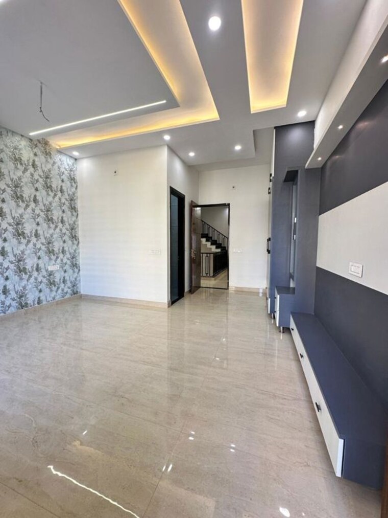 Room, patiala road 3 Bedroom 125 Sq.Yd. Independent House In Patiala Road Zirakpur 10358378