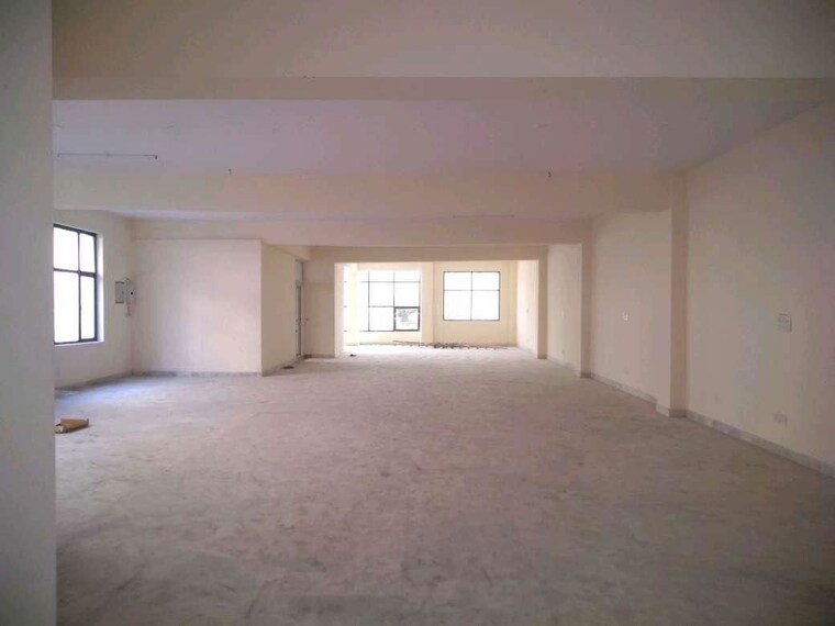 Room, sector 62 Commercial Office Space in IT/SEZ 3600 Sq.Ft. In Sector 62 Noida 10358280