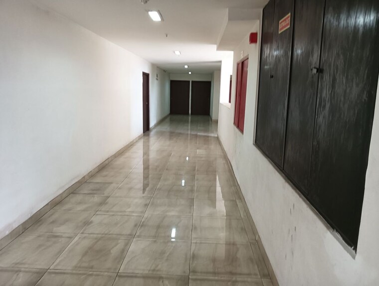 Team Area, russel street Commercial Office Space 1250 Sq.Ft. In Russel Street Kolkata 10358402