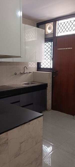 Kitchen in 3.5 BHK Builder Floor at Ardee Pavilion Villas, Sector 52 – for Rent
