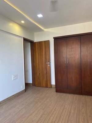 2 BHK Apartment For Rent in Sea Lord, Cuffe Parade