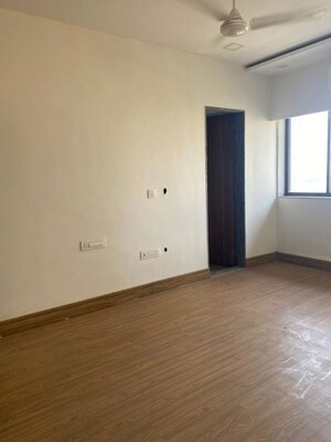 Room in 2 BHK Apartment at Sea Lord, Cuffe Parade – for Rent