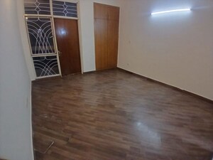 Room in 3 BHK Apartment at Arcade 48, Sector 48 – for Sale