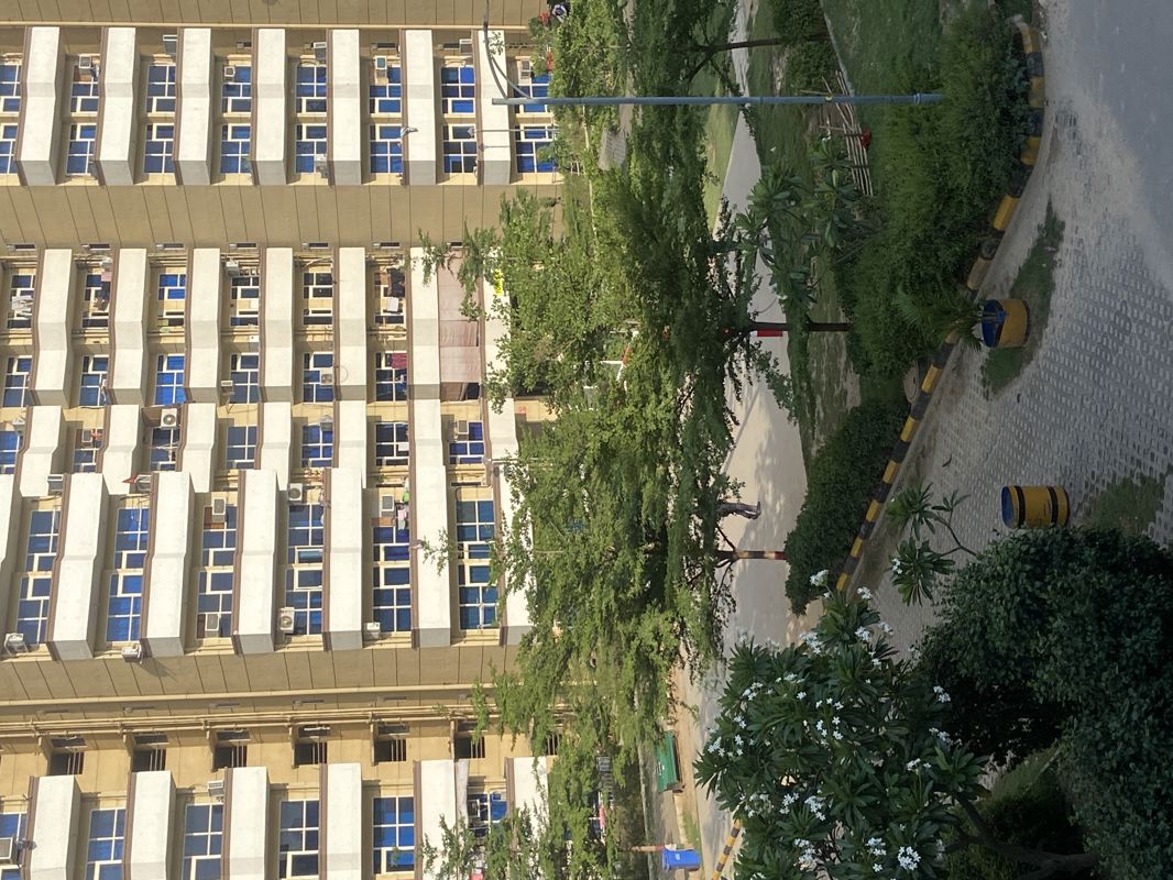 2 BHK 688 Sq.Ft. Apartment in Pyramid Square 67A