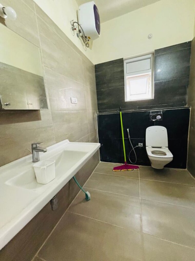 Bathroom, rajapushpa-green-dale 5 Bedroom 4200 Sq.Ft. Villa In Tellapur Hyderabad 10358503