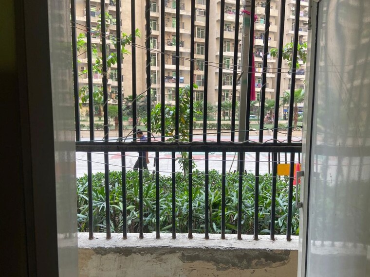 Balcony, gaur-city-2-16th-avenue 3.5 Bedroom 1600 Sq.Ft. Apartment In Sector 16c Greater Noida Greater Noida 10358512
