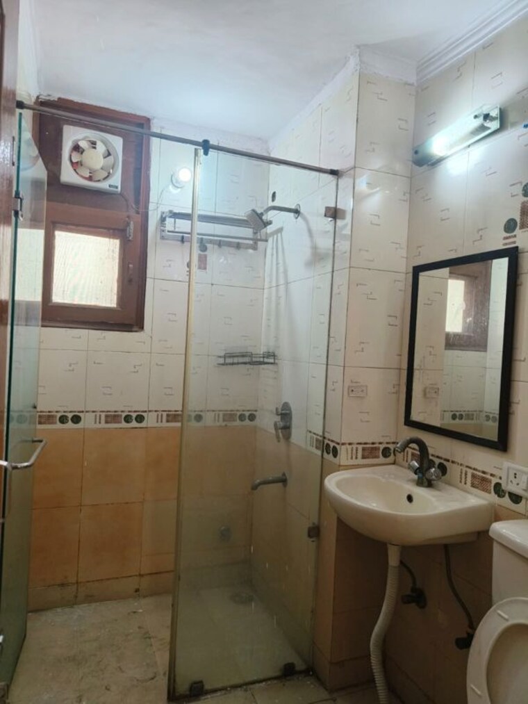 Bathroom, sector 18a dwarka 4 Bedroom 2250 Sq.Ft. Apartment In Sector 18a Dwarka Delhi 10358517