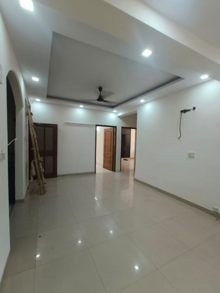 Room, sector 18a dwarka 4 Bedroom 2250 Sq.Ft. Apartment In Sector 18a Dwarka Delhi 10358517