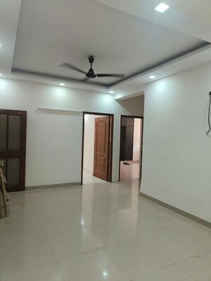 Room in 4 BHK Apartment at Sector 18a Dwarka – for Rent