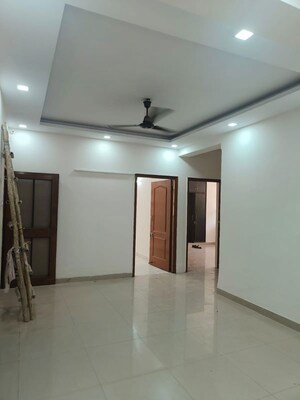 Room in 4 BHK Apartment at Sector 18a Dwarka – for Rent
