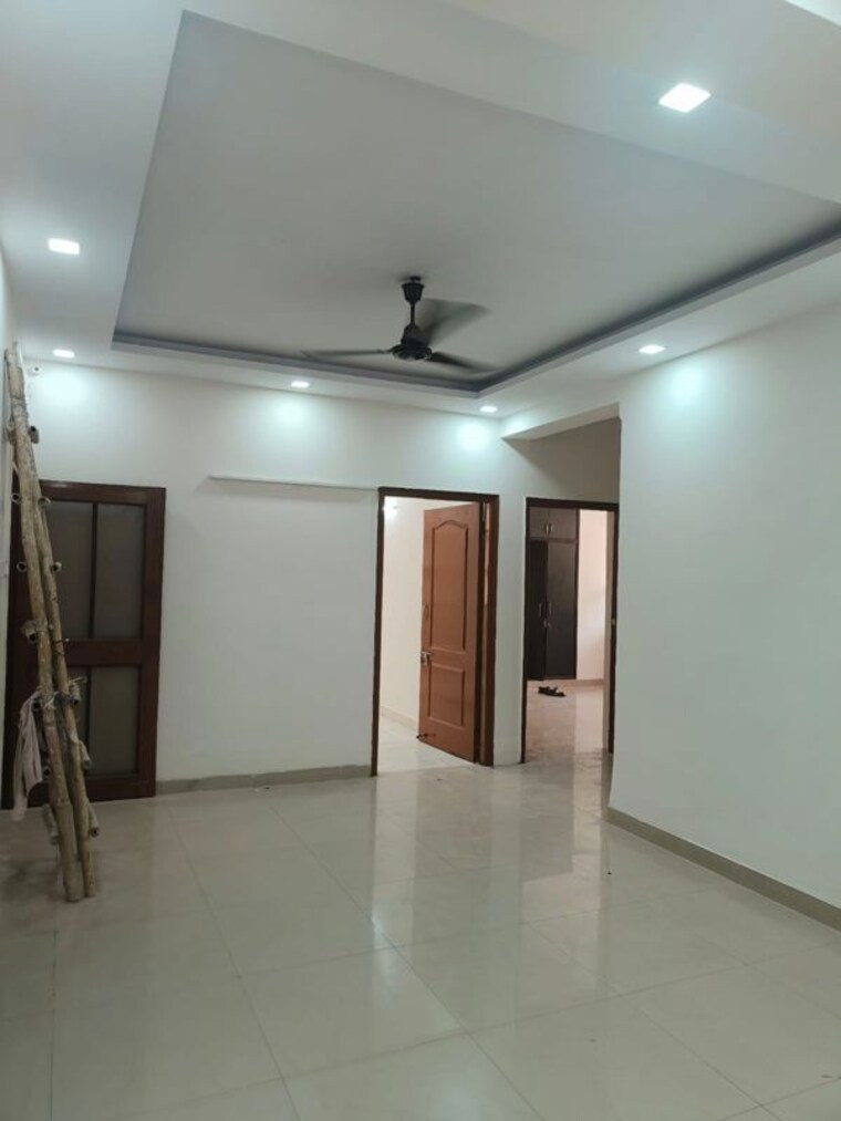 Room, sector 18a dwarka 4 Bedroom 2250 Sq.Ft. Apartment In Sector 18a Dwarka Delhi 10358517