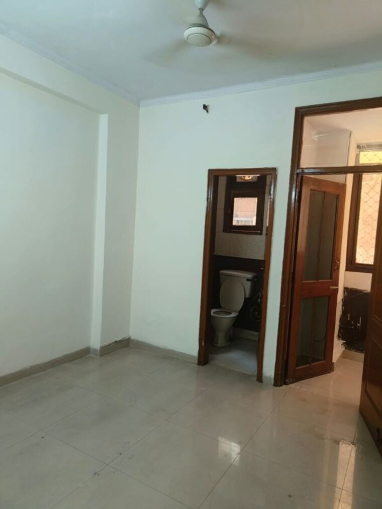 Room, sector 18a dwarka 4 Bedroom 2250 Sq.Ft. Apartment In Sector 18a Dwarka Delhi 10358517