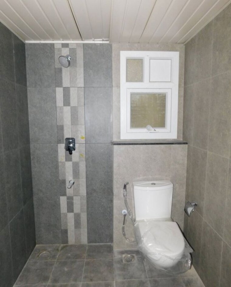 Bathroom, prestige-tranquil 3 Bedroom 1764 Sq.Ft. Apartment In Kokapet Hyderabad 10358544