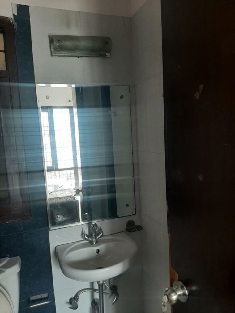 Bathroom, godrej-meridien 3 Bedroom 1825 Sq.Ft. Apartment In Sector 106 Gurgaon 10358534