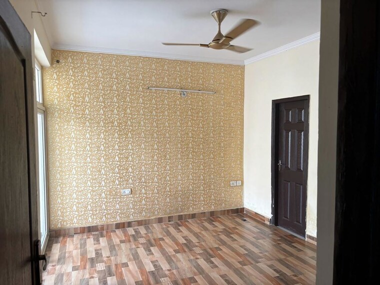 Room, amrapali-silicon-city 2.5 Bedroom 1180 Sq.Ft. Apartment In Sector 76 Noida 10358536