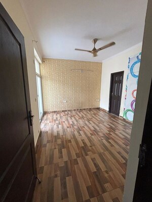 Bedroom in 2.5 BHK Apartment at Amrapali Silicon City, Sector 76 – for Rent