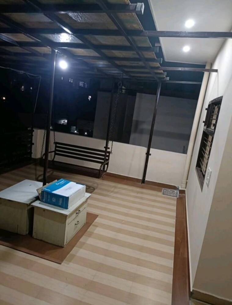 undefined, sector 20 6 Bedroom 112 Sq.Mt. Independent House In Sector 20 Noida 10358596