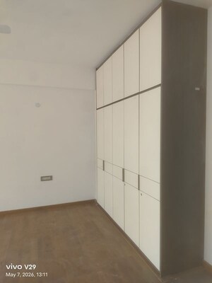 Room in 3.5 BHK Apartment at Ireo The Grand Arch, Sector 58 – for Sale