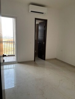 3 BHK + Basement Apartment For Rent in Smart World Orchard