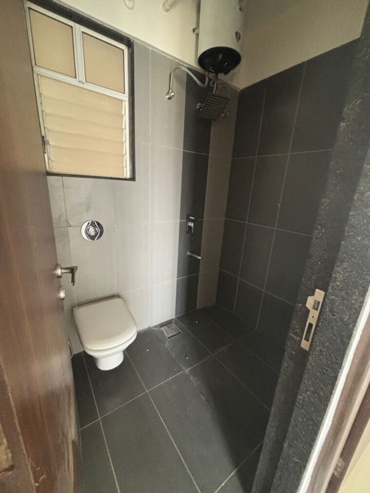 Bathroom, gulmohar-paradise-kharadi 2 Bedroom 900 Sq.Ft. Apartment In Kharadi Pune 10358654