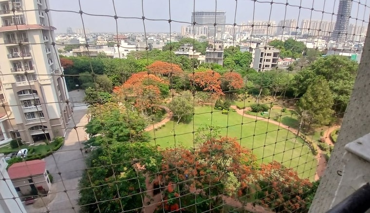 Resale 2 Bedroom 1105 Sq.Ft. Apartment in DLF Regency Park I, Dlf Phase ...