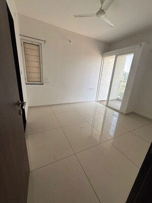 Bathroom in 3 BHK Apartment at Gulmohar Queenstown Kharadi, Kharadi – for Rent
