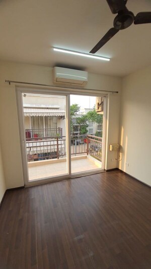 Room in 3 BHK Apartment at BPTP Astaire Gardens, Sector 70a – for Rent