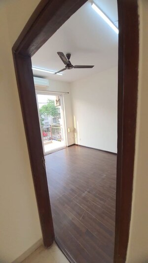 Room in 3 BHK Apartment at BPTP Astaire Gardens, Sector 70a – for Rent