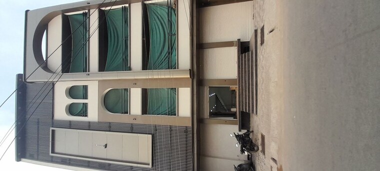 Balcony, devendra nagar Commercial Showroom 6500 Sq.Ft. In Devendra Nagar Raipur 10355970