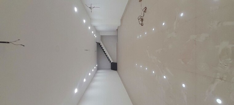 Room, devendra nagar Commercial Showroom 6500 Sq.Ft. In Devendra Nagar Raipur 10355970