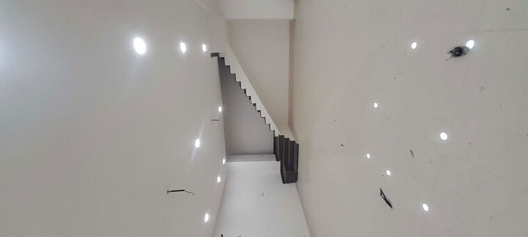 undefined, devendra nagar Commercial Showroom 6500 Sq.Ft. In Devendra Nagar Raipur 10355970
