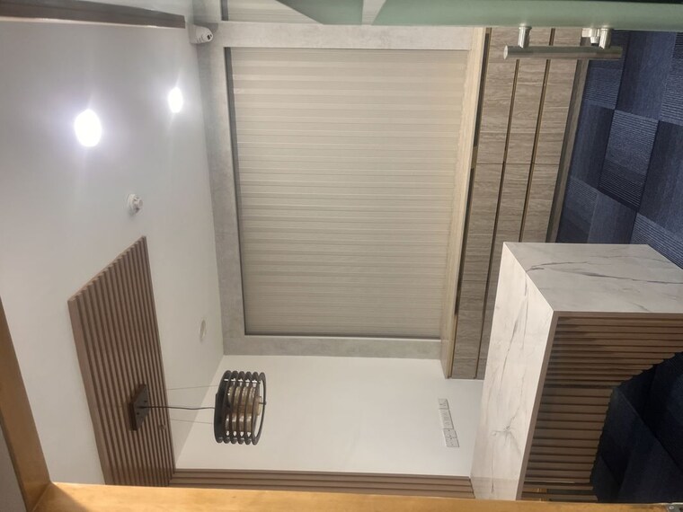 Bathroom, netaji subhash place Commercial Office Space 3300 Sq.Ft. In Netaji Subhash Place Delhi 10358672