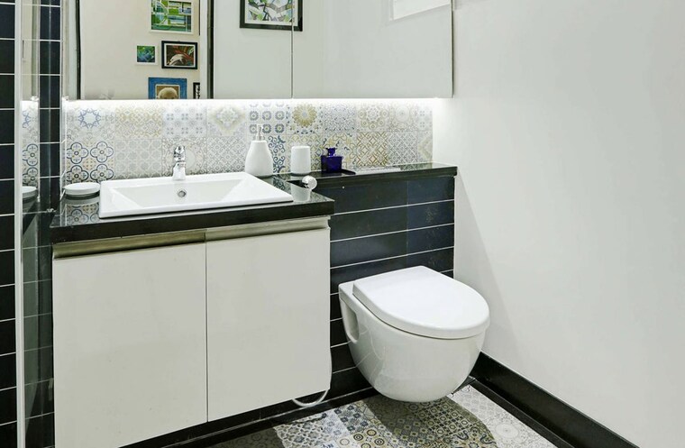 Bathroom, kandivali east Pg For Girls In Kandivali East 10358685