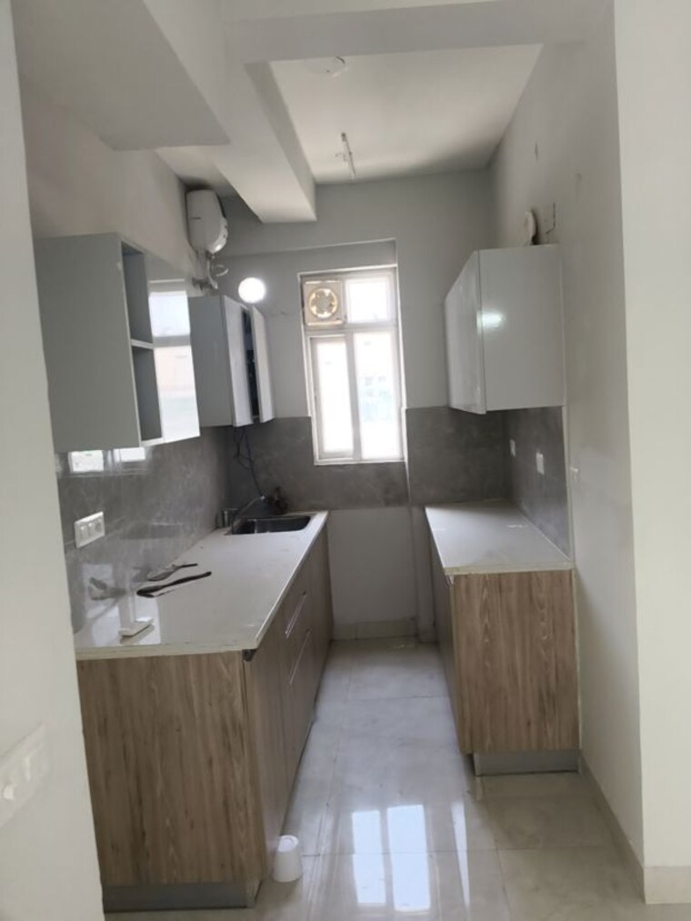Team Area, signature-global-city 3 Bedroom 1300 Sq.Ft. Apartment In Sector 37d Gurgaon 10358691